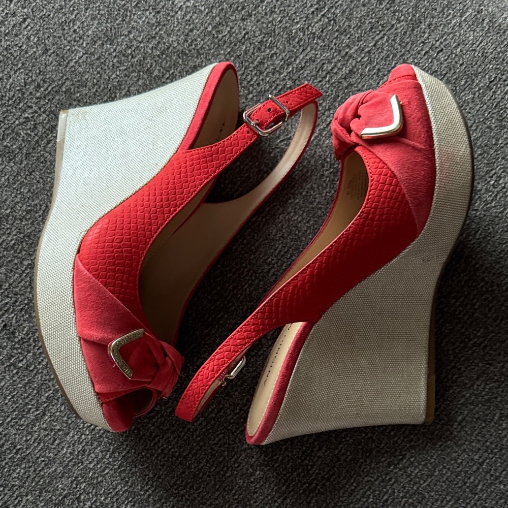 Antonio Melani Reena suede wedge shoes